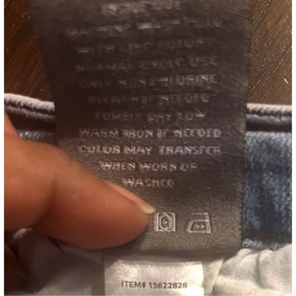 Torrid Boyfriend Straight Distressed  High Rise Stretch Plus Size Jeans‎ 22T - Picture 6 of 7